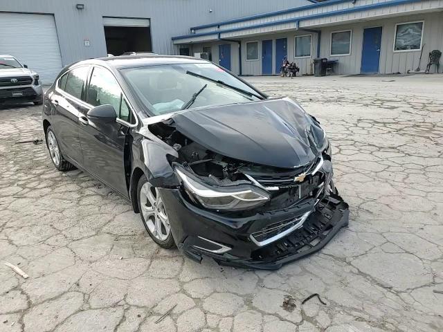 2018 Chevrolet Cruze - Image 11