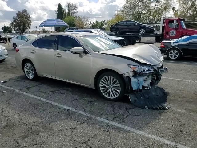 2014 Lexus ES - Image 11