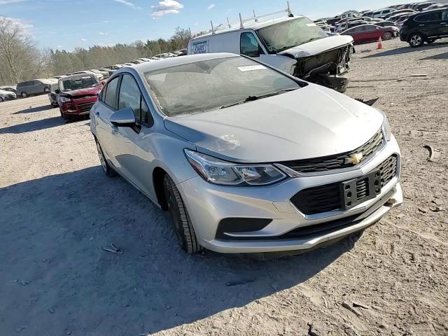 2016 Chevrolet Cruze - Image 11