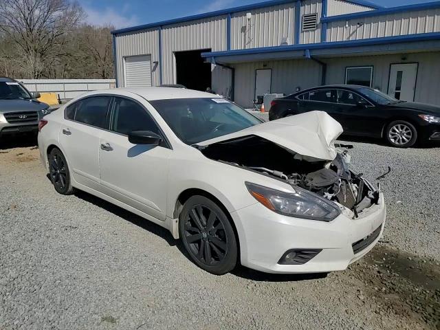 2017 Nissan Altima - Image 11