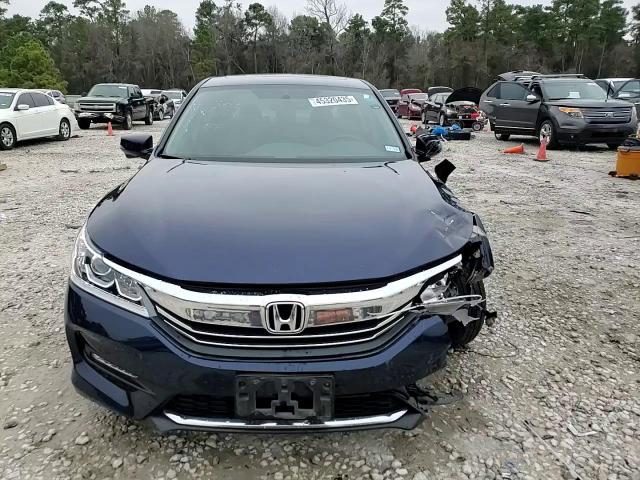 2017 Honda Accord - Image 13