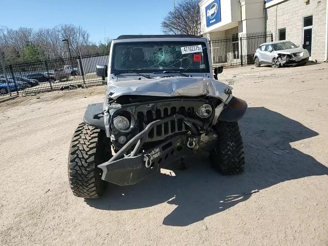 2017 Jeep Wrangler - Image 12