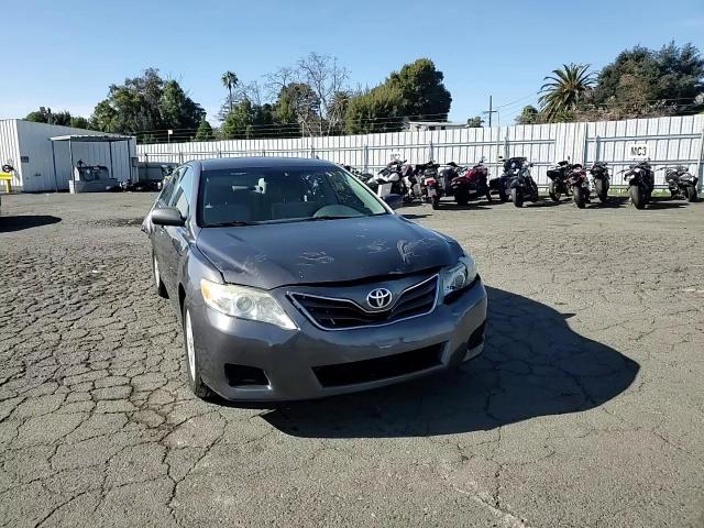 2011 Toyota Camry - Image 10