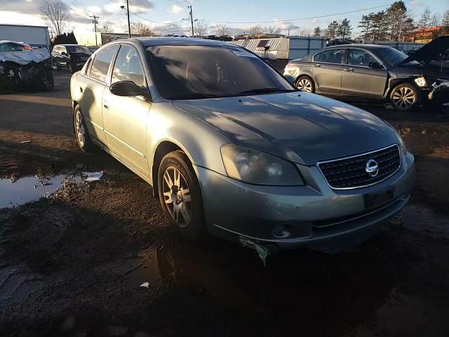 2005 Nissan Altima - Image 10