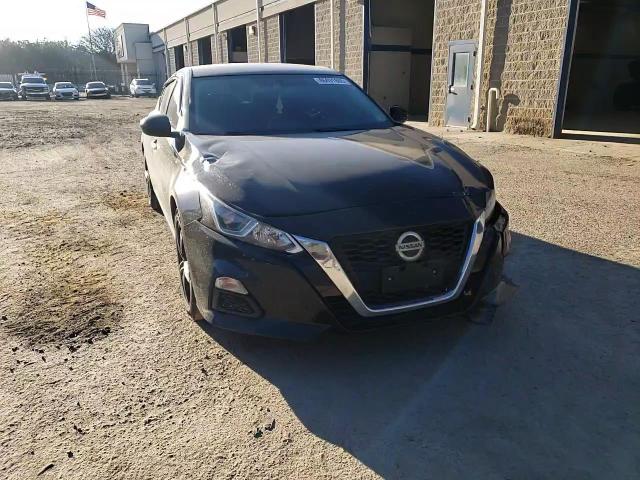 2019 Nissan Altima - Image 11