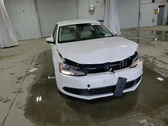 2014 Volkswagen Jetta - Image 10