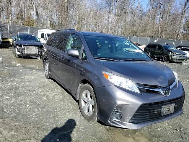 2018 Toyota Sienna - Image 12