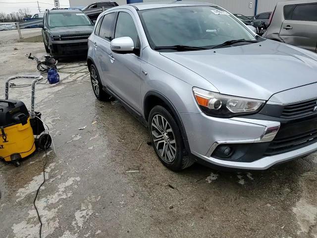 2017 Mitsubishi Outlander - Image 14