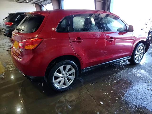 2014 Mitsubishi Outlander - Image 14