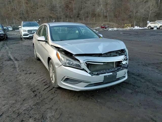 2016 Hyundai Sonata - Image 13