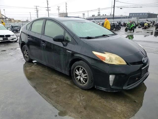 2014 Toyota Prius - Image 10