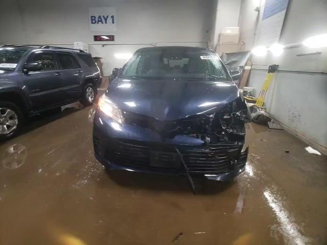 2018 Toyota Sienna - Image 14