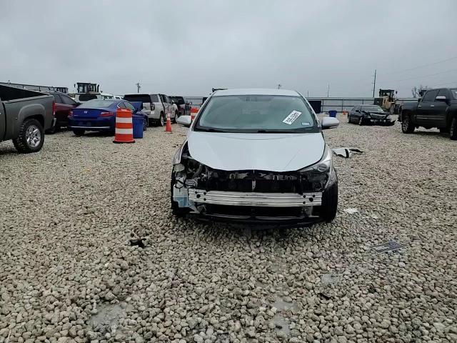 2016 Toyota Prius - Image 11