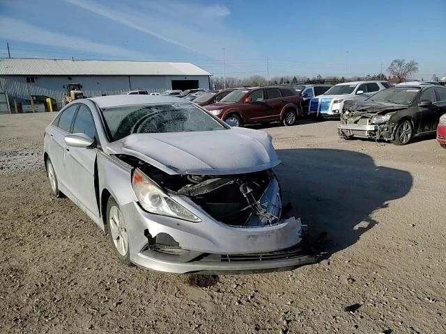 2014 Hyundai Sonata - Image 11