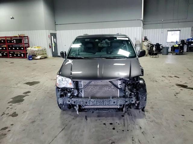 2017 Dodge Caravan - Image 12