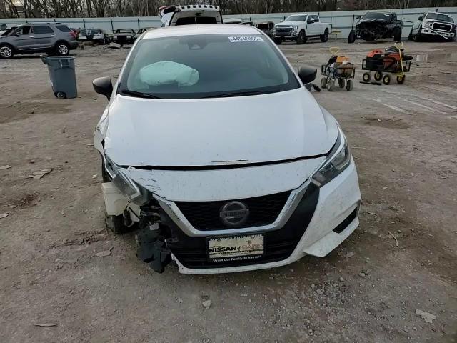 2020 Nissan Versa - Image 11