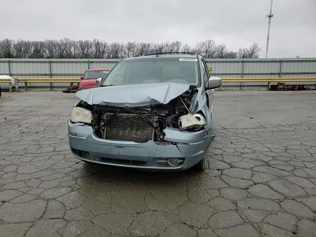 2008 Chrysler Town & Country - Image 12