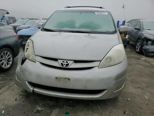 2007 Toyota Sienna - Image 12