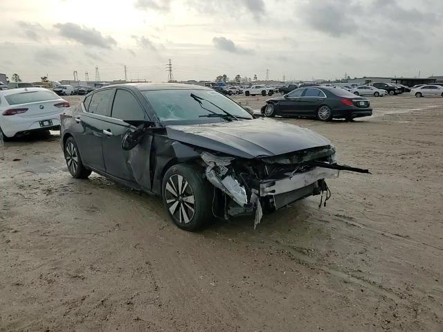 2020 Nissan Altima - Image 10