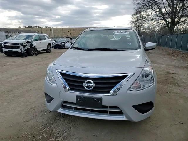 2019 Nissan Versa - Image 10