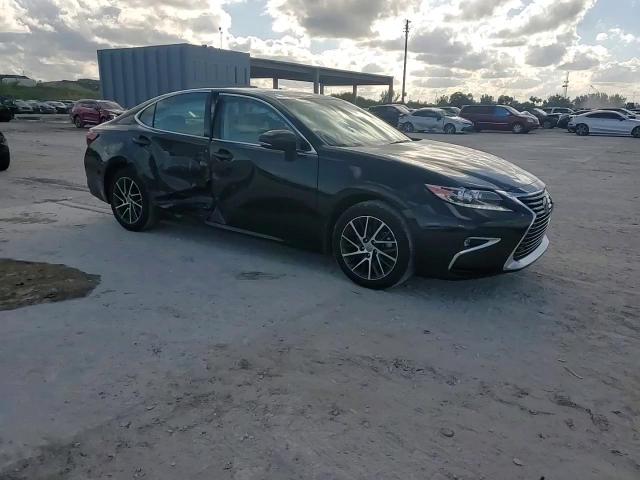 2017 Lexus ES - Image 10