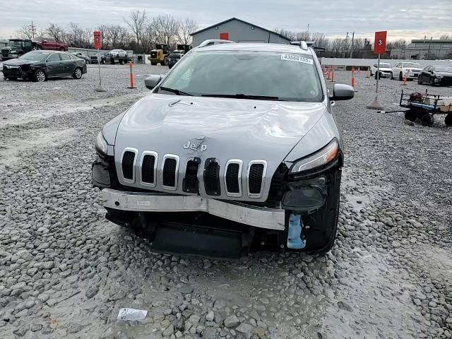 2017 Jeep Grand Cherokee - Image 11