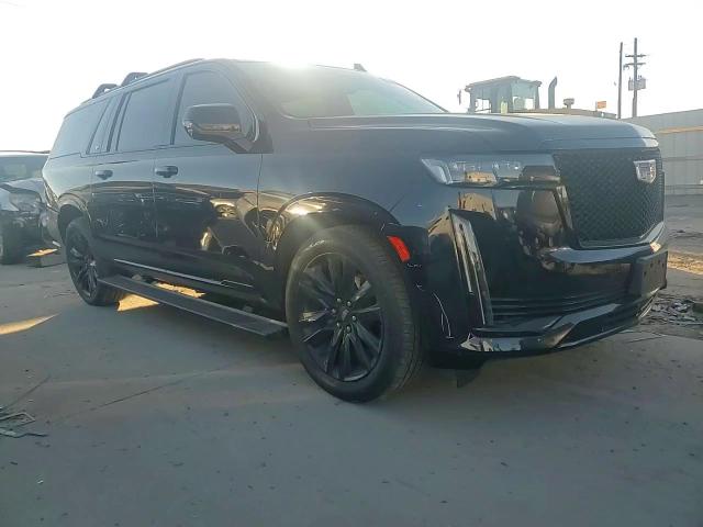 2021 Cadillac Escalade - Image 11