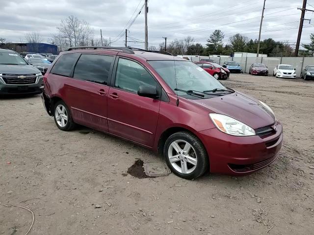 2004 Toyota Sienna - Image 12
