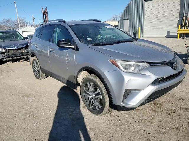 2017 Toyota RAV 4 - Image 12