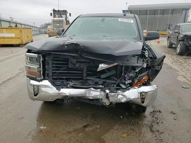 2017 Chevrolet Silverado - Image 14