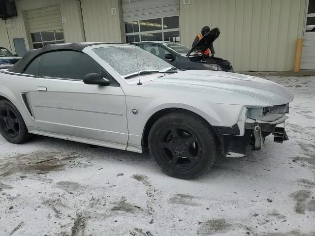 2004 Ford Mustang - Image 11