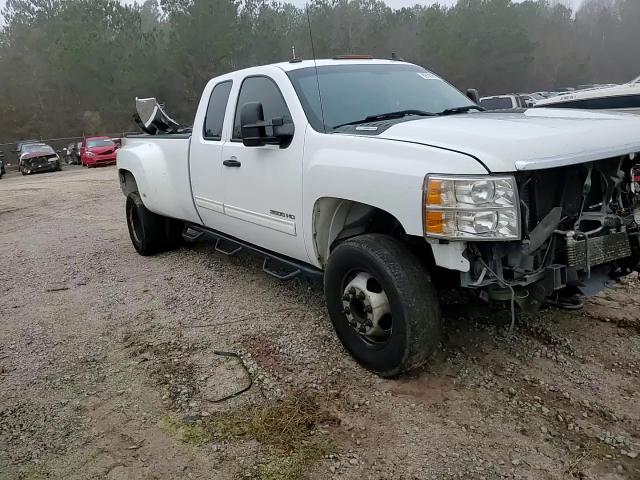 2011 Chevrolet Silverado - Image 10