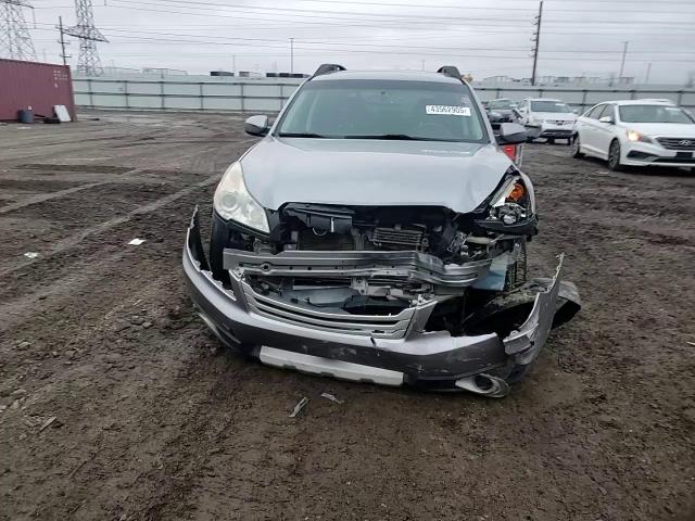 2010 Subaru Outback - Image 10