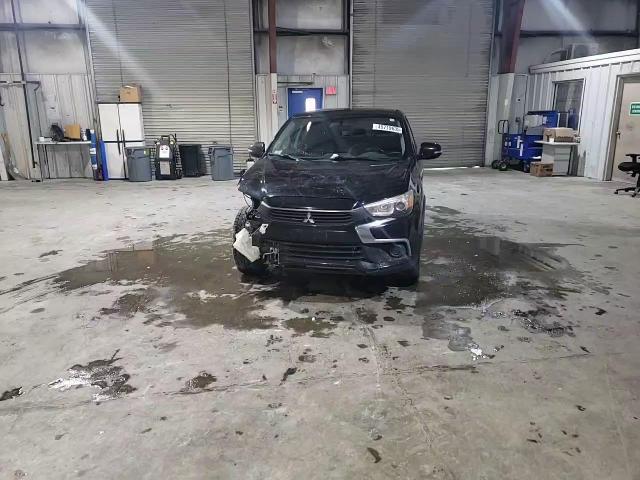 2017 Mitsubishi Outlander - Image 11
