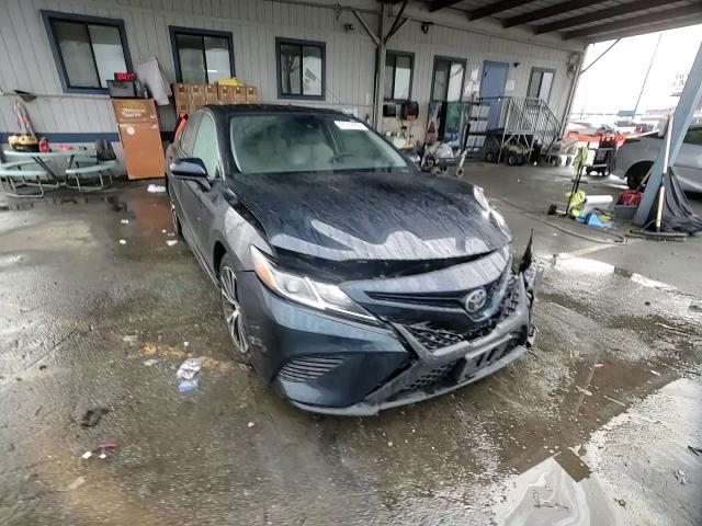 2019 Toyota Camry - Image 11