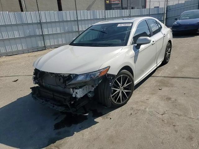 2022 Toyota Camry - Image 10