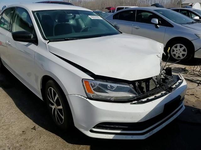 2016 Volkswagen Jetta - Image 13