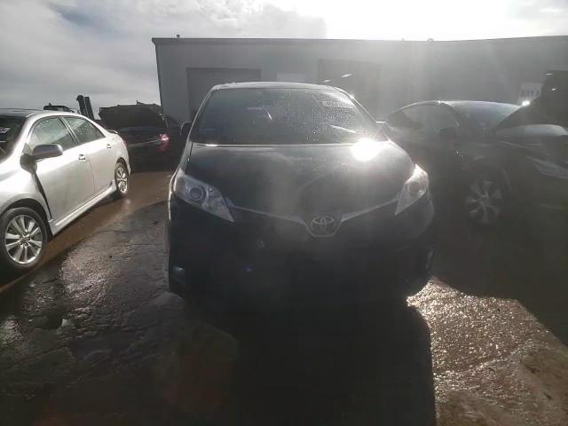 2019 Toyota Sienna - Image 14