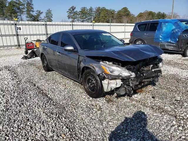 2019 Nissan Altima - Image 14