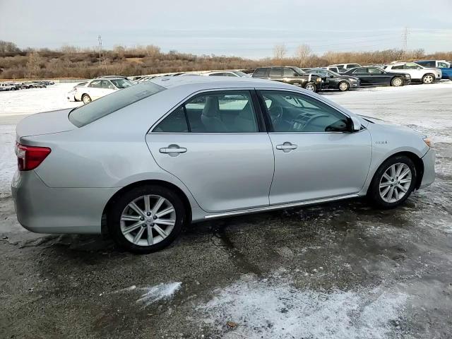 2014 Toyota Camry - Image 13