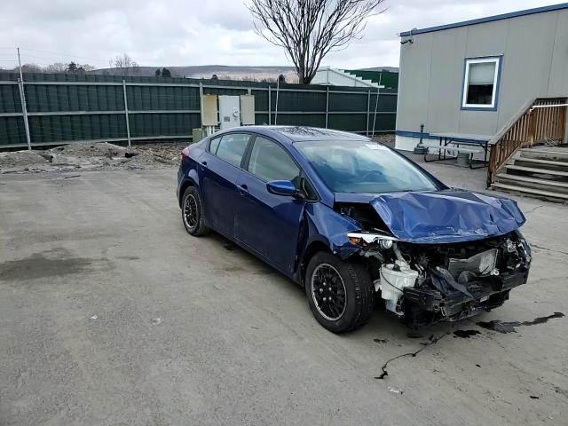2017 Kia Forte - Image 11