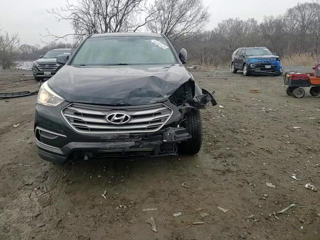 2017 Hyundai Santa Fe - Image 12