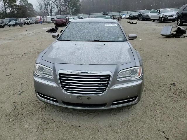 2014 Chrysler 300 - Image 10