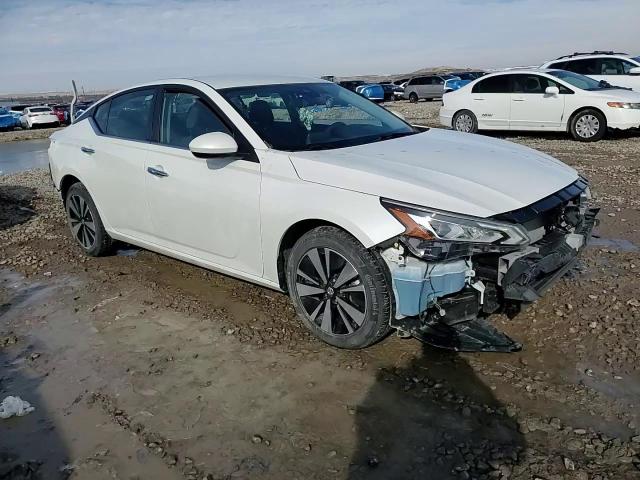 2021 Nissan Altima - Image 10