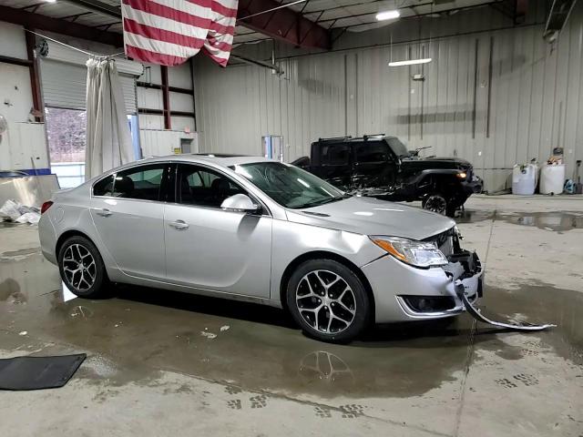 2017 Buick Regal - Image 11