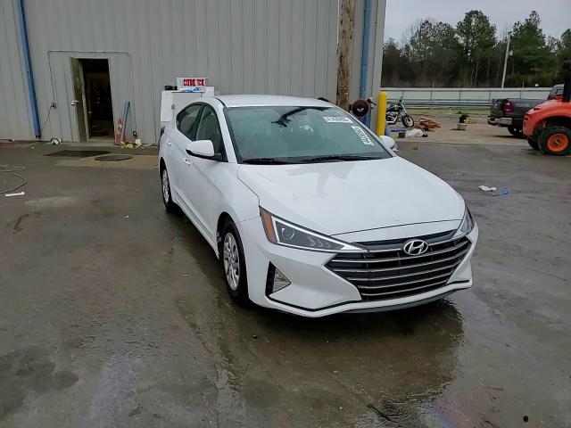 2020 Hyundai Elantra - Image 13