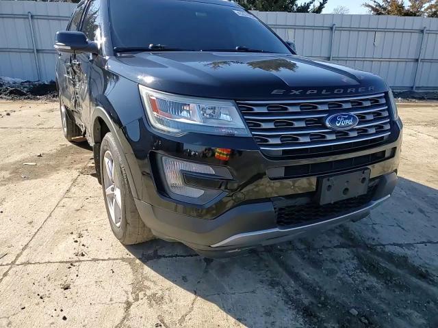 2016 Ford Explorer - Image 12