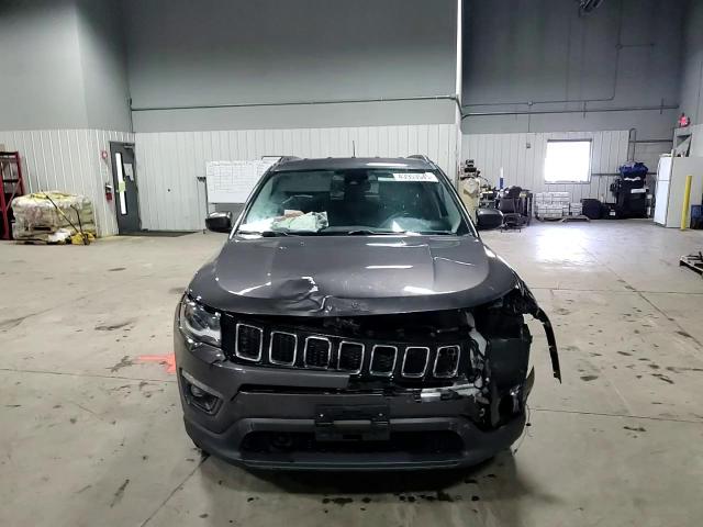 2018 Jeep Compass - Image 11