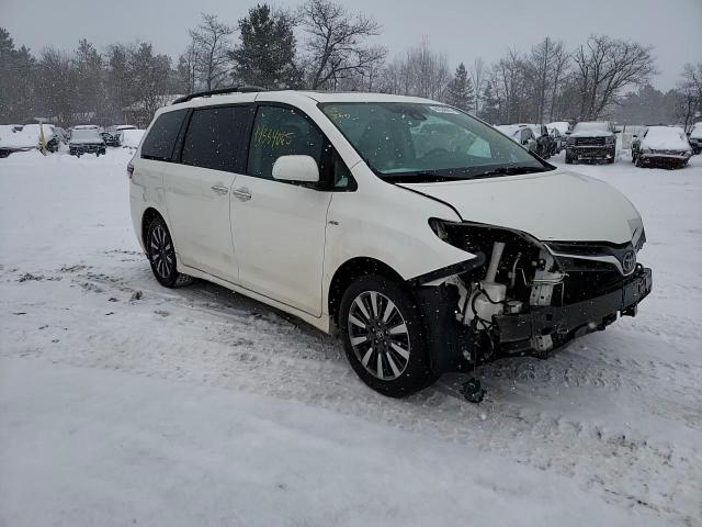2018 Toyota Sienna - Image 15