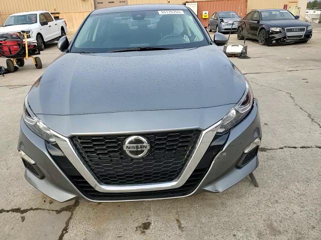 2021 Nissan Altima - Image 11